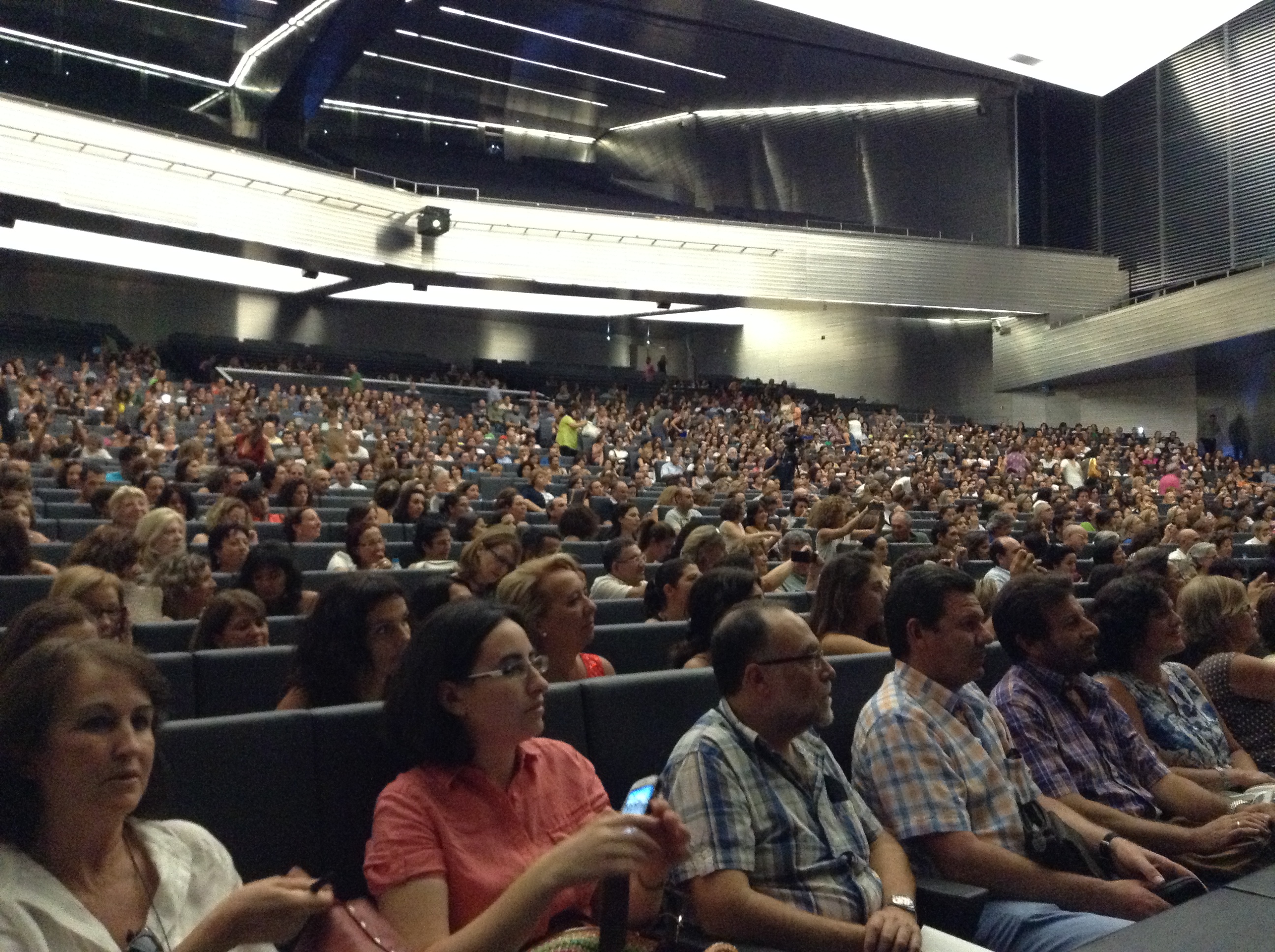 Público asistente a la conferencia. | L.C.
